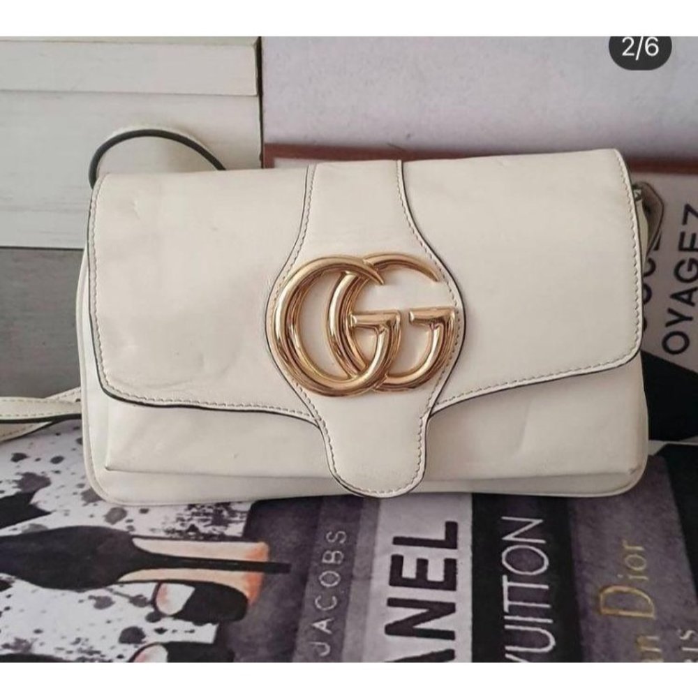 AUTHENTIC Gucci Marmont shoulder Bag, 10"L X 6"H X 2"W